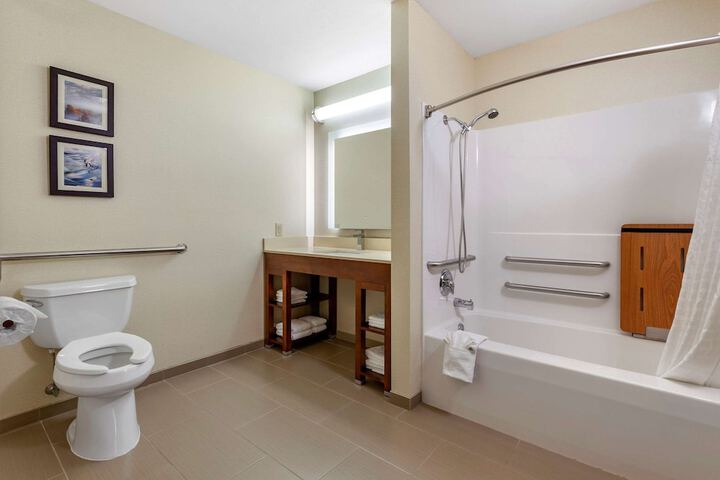 Room 14 of 22