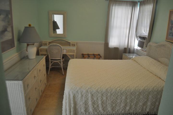 Room 34 of 63