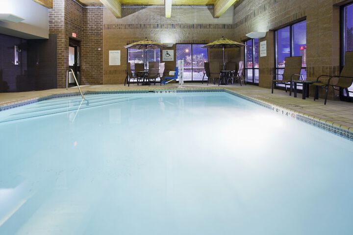 Pool 10 of 52