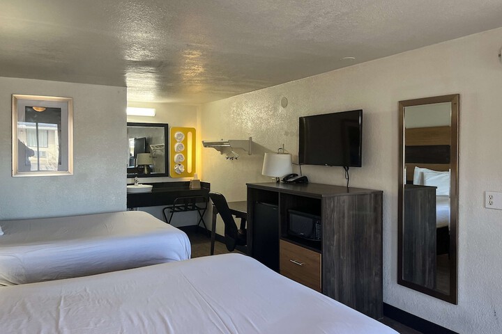 Room 7 of 14