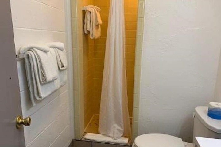 Room 46 of 73