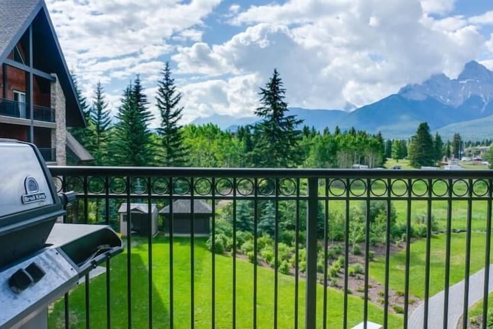 Bellstar Suites at Solara Resort
