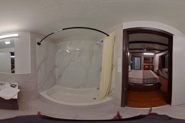 Room 10 of 17