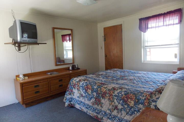 Room 17 of 38