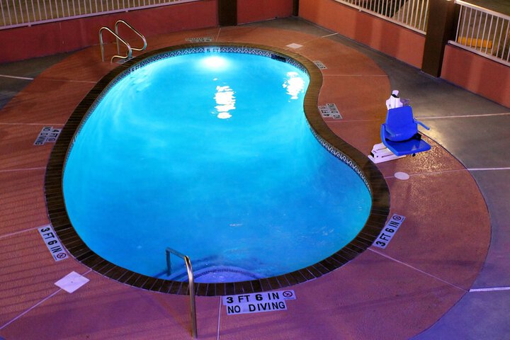 Pool 11 of 39