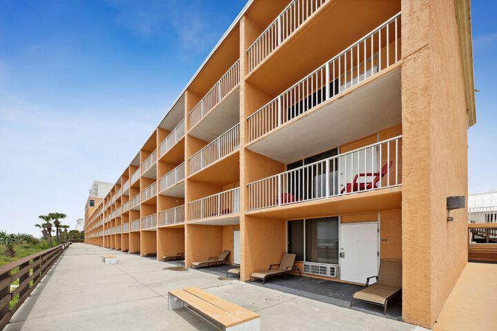 Hotel 4 of 59