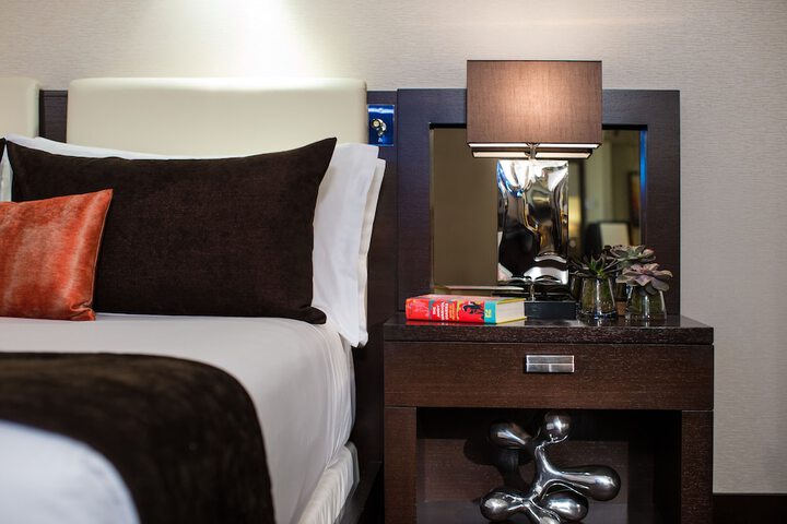 Room 34 of 210