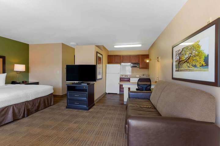 Room 25 of 34