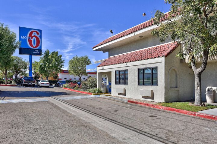 Hotel 4 of 64