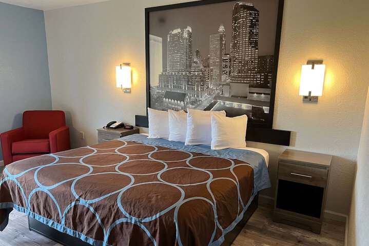 Room 16 of 30