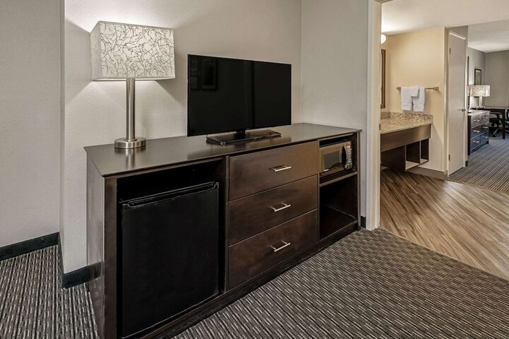 Room 15 of 30