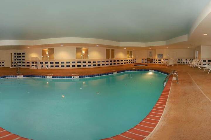 Comfort Suites near Hot Springs Park