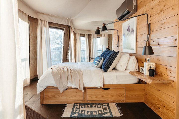 Room 15 of 28