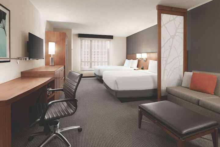 Room 15 of 33