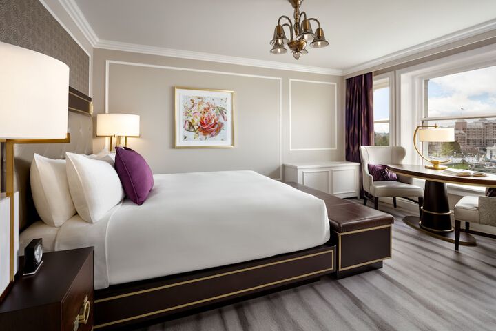 Room 33 of 105