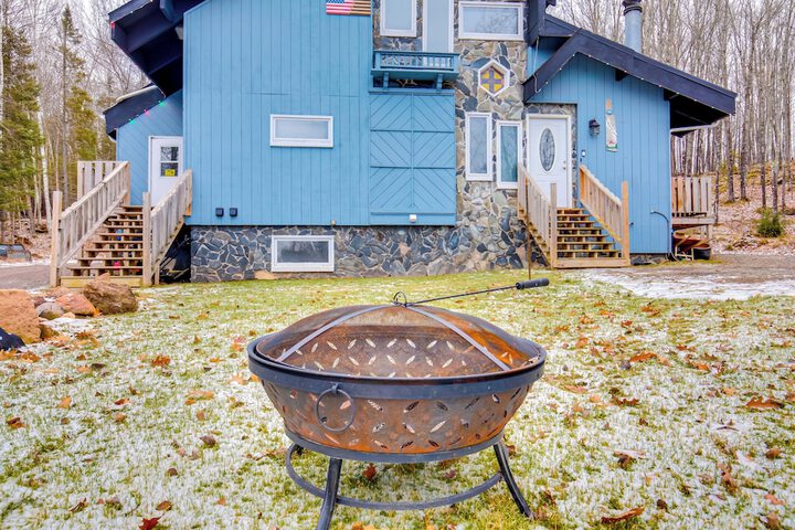 Iron River Retreat w / Sauna: Walk to Ski Brule!