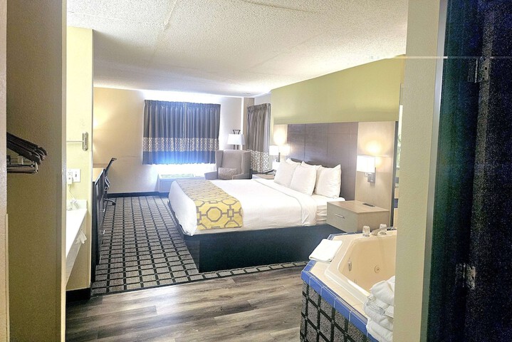 Room 14 of 36