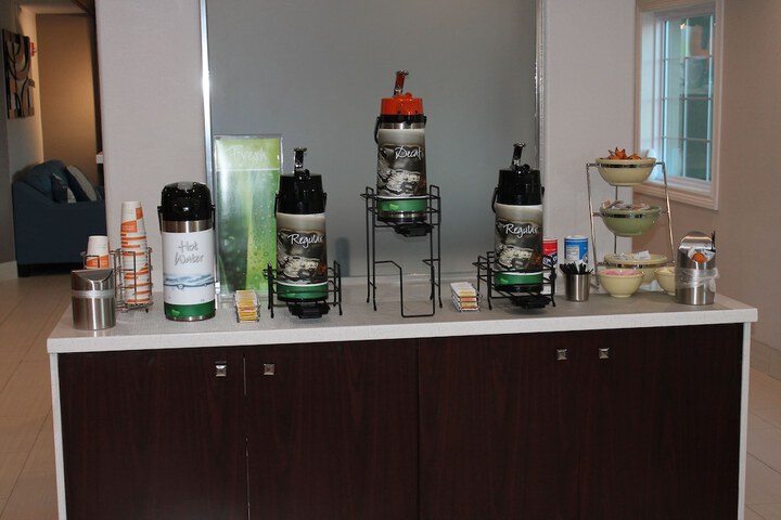 Breakfast/Coffee Service 103 of 120