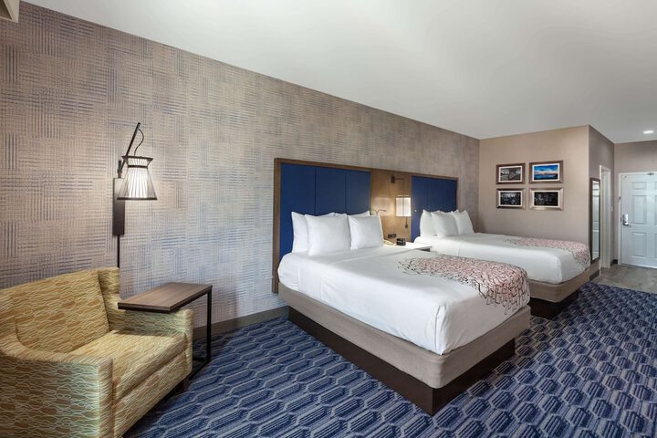 Room 25 of 47