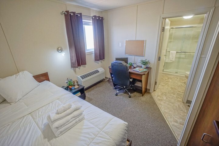Room 7 of 9