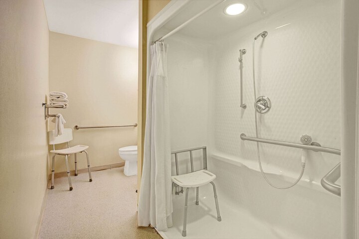 Room 14 of 28