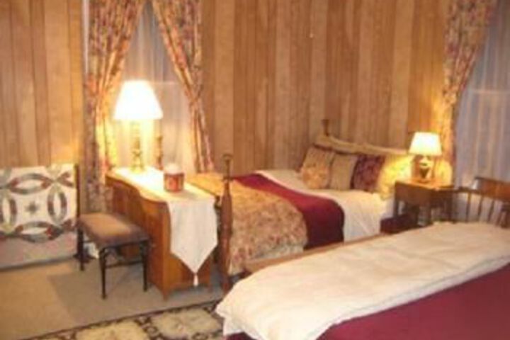 The Inn at Hill Crest Manor