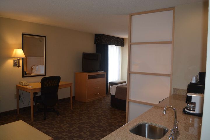 Room 26 of 38