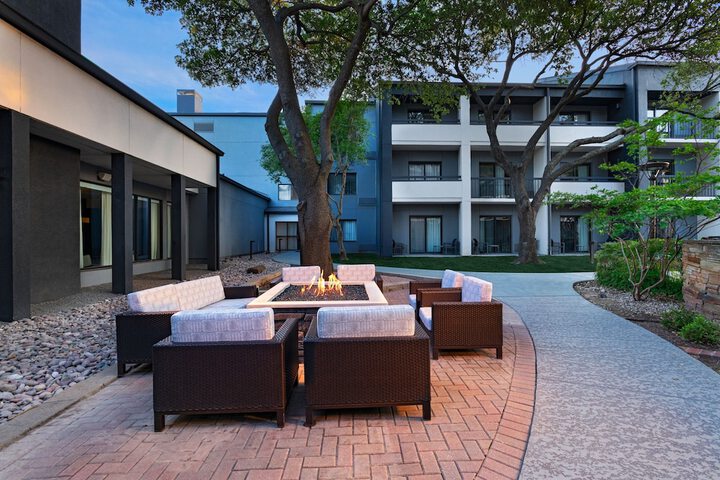 Terrace/Patio 26 of 27