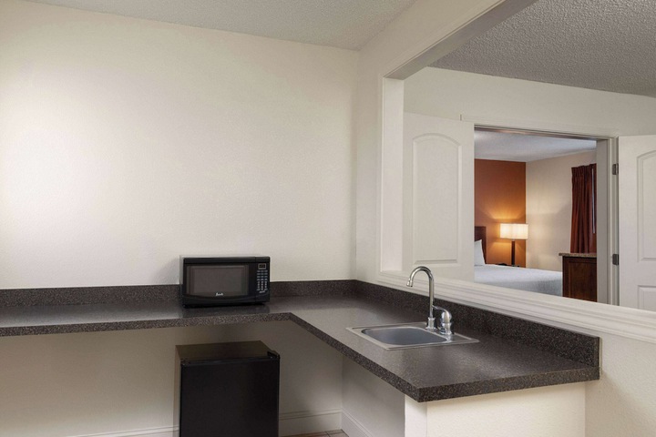Ramada by Wyndham Elko Hotel at Stockmens Casino