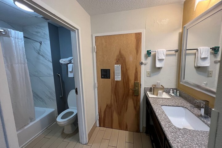Room 18 of 44