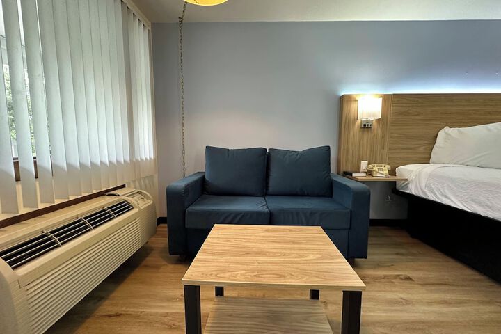 Room 32 of 70