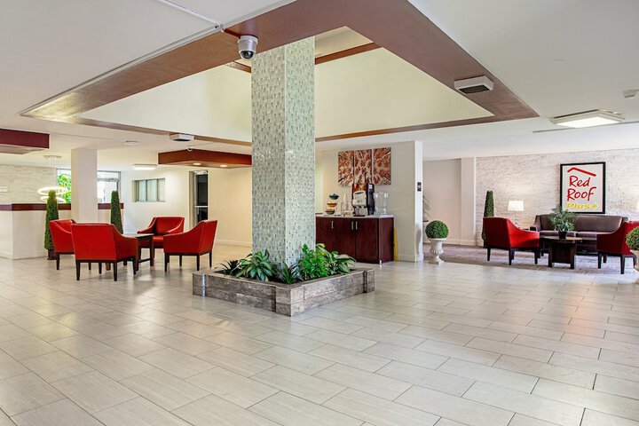 Red Roof Inn PLUS+ Wichita East