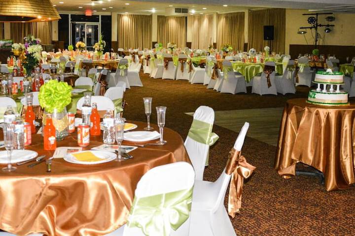 Ballroom/Hall 34 of 38