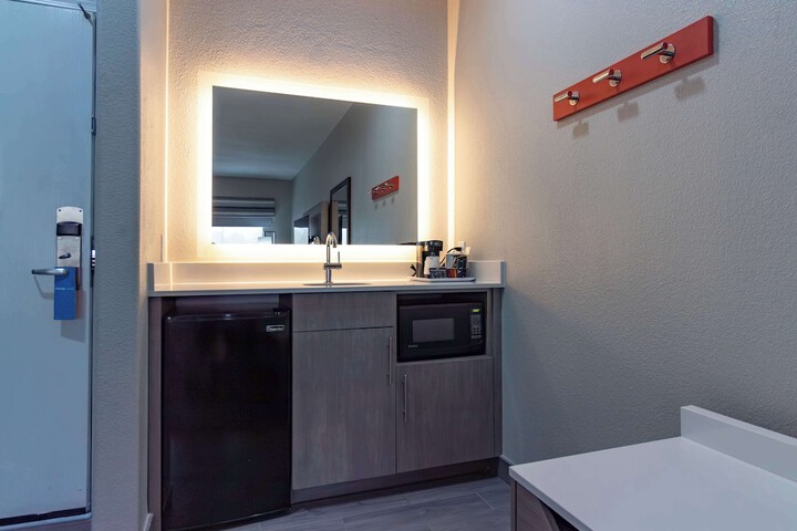 Room 50 of 65