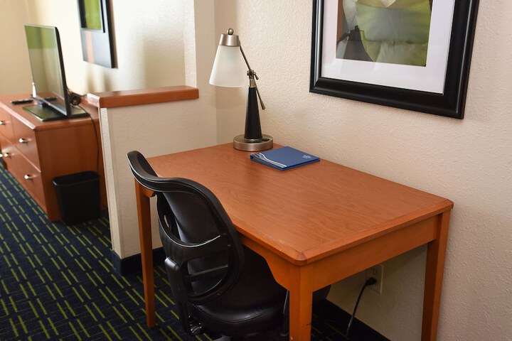 Room 9 of 26