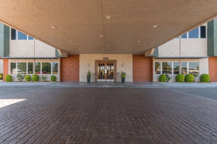 Hotel 2 of 43