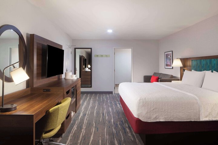 Room 17 of 36