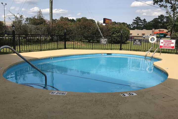Pool 4 of 27