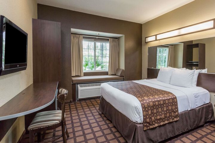 Microtel Inn & Suites by Wyndham Jacksonville Airport