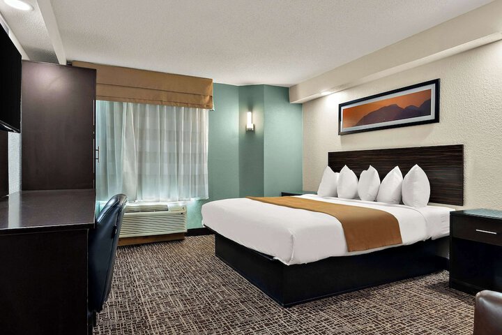 Room 16 of 31