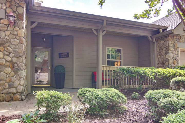 Indoor Pool & Golf Course Views: Lake Lure Condo!