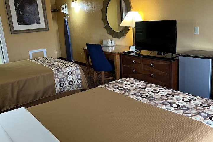 Room 10 of 15
