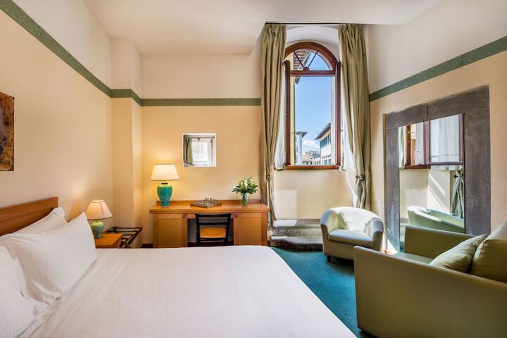 Room 9 of 23