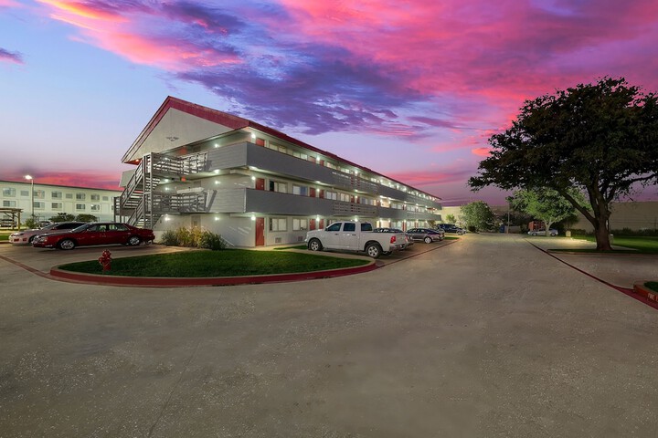 Hotel 4 of 33