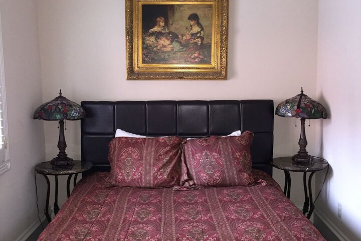 Room 16 of 40