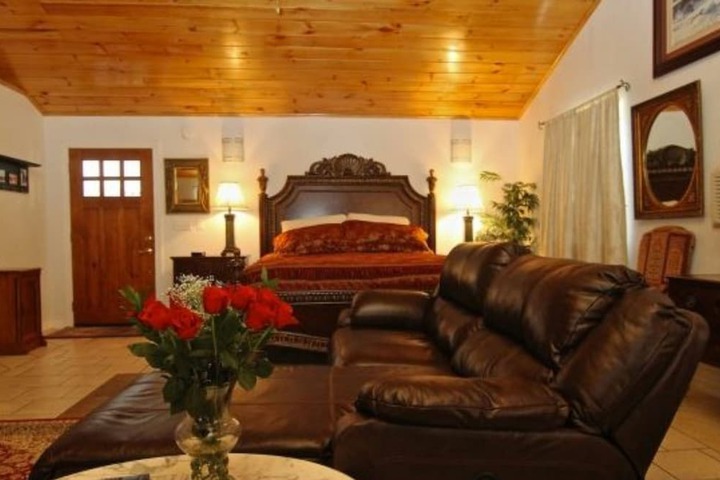 Echo Canyon Spa Resort (Adults Only)