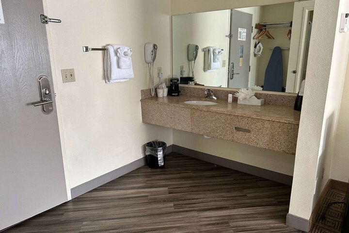 Room 16 of 58