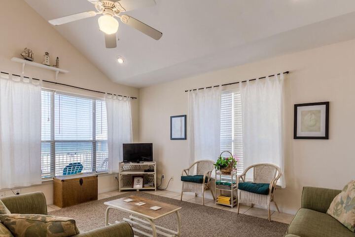 Room 11 of 25