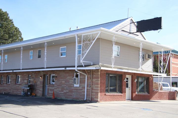 Hotel 2 of 51