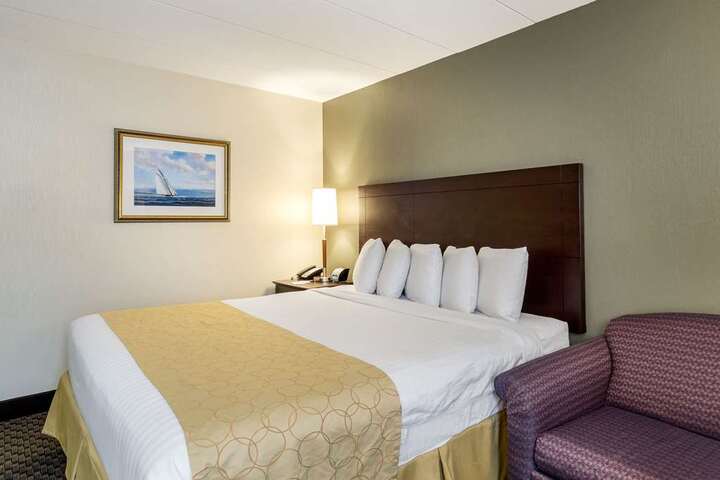 Room 34 of 61